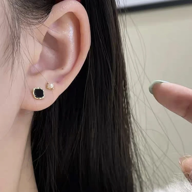 铜合金耳饰 黑色方形迷你四件套耳钉养耳洞款精致百搭耳饰E1492
