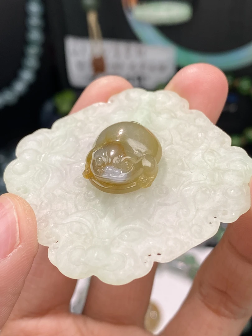 【翠云里】缅甸A货翡翠黄翡特色仿古雕刻双彩三角金蟾挂件摆件包挂