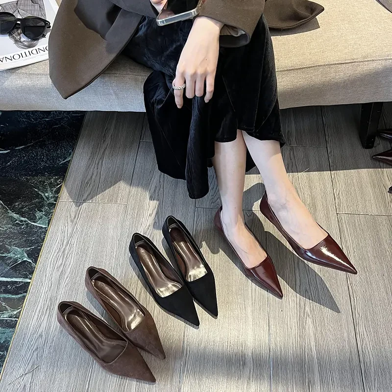 秋季雅丹风尖头细跟高跟鞋女洋气高级不累脚气质时尚百搭鞋子