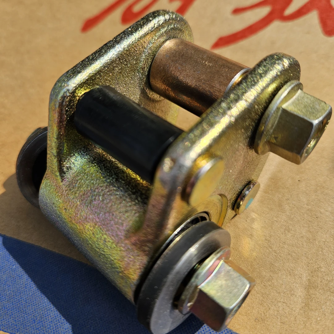 档杆下面注油小油缸