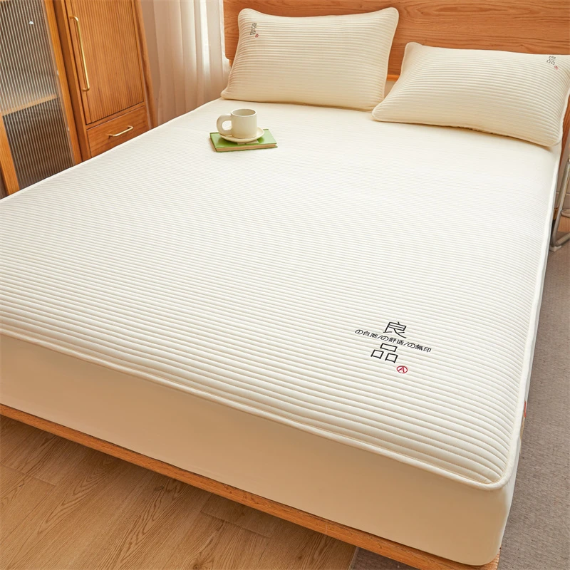 隔水隔尿床笠床垫保护罩夹棉防滑榻榻米四季秋冬加厚防尘隔脏租房