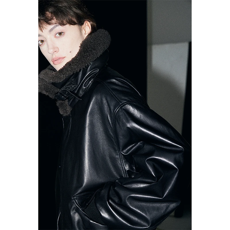棘光THORNSAURA 24冬季新款领短款羊皮外套女皮大衣-T2410YX891