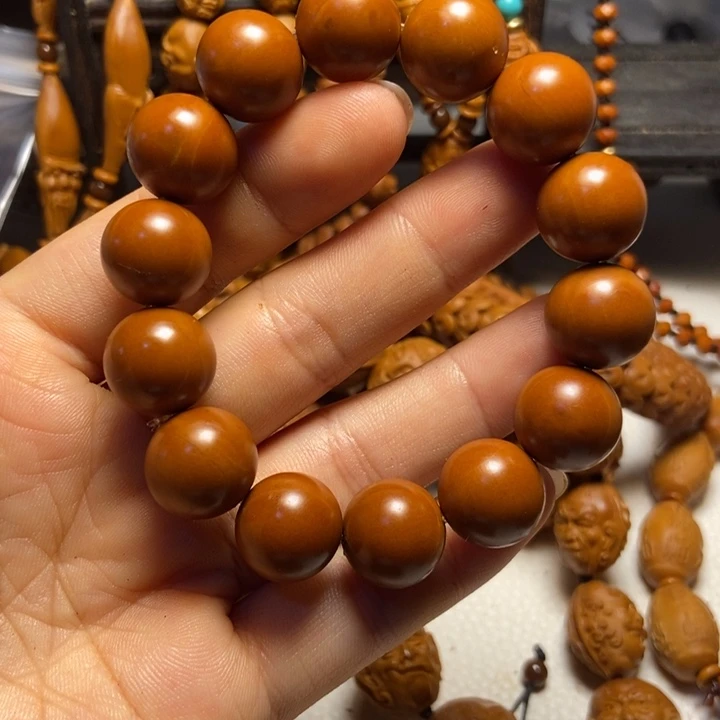 【闪购商品】橄榄核吊坠1.5光珠微上色