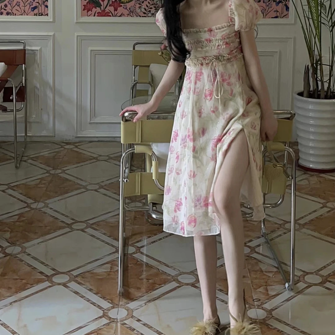 ishui-折樱记-碎花开衩荷叶边泡泡袖收腰方领雪纺仙女连衣裙