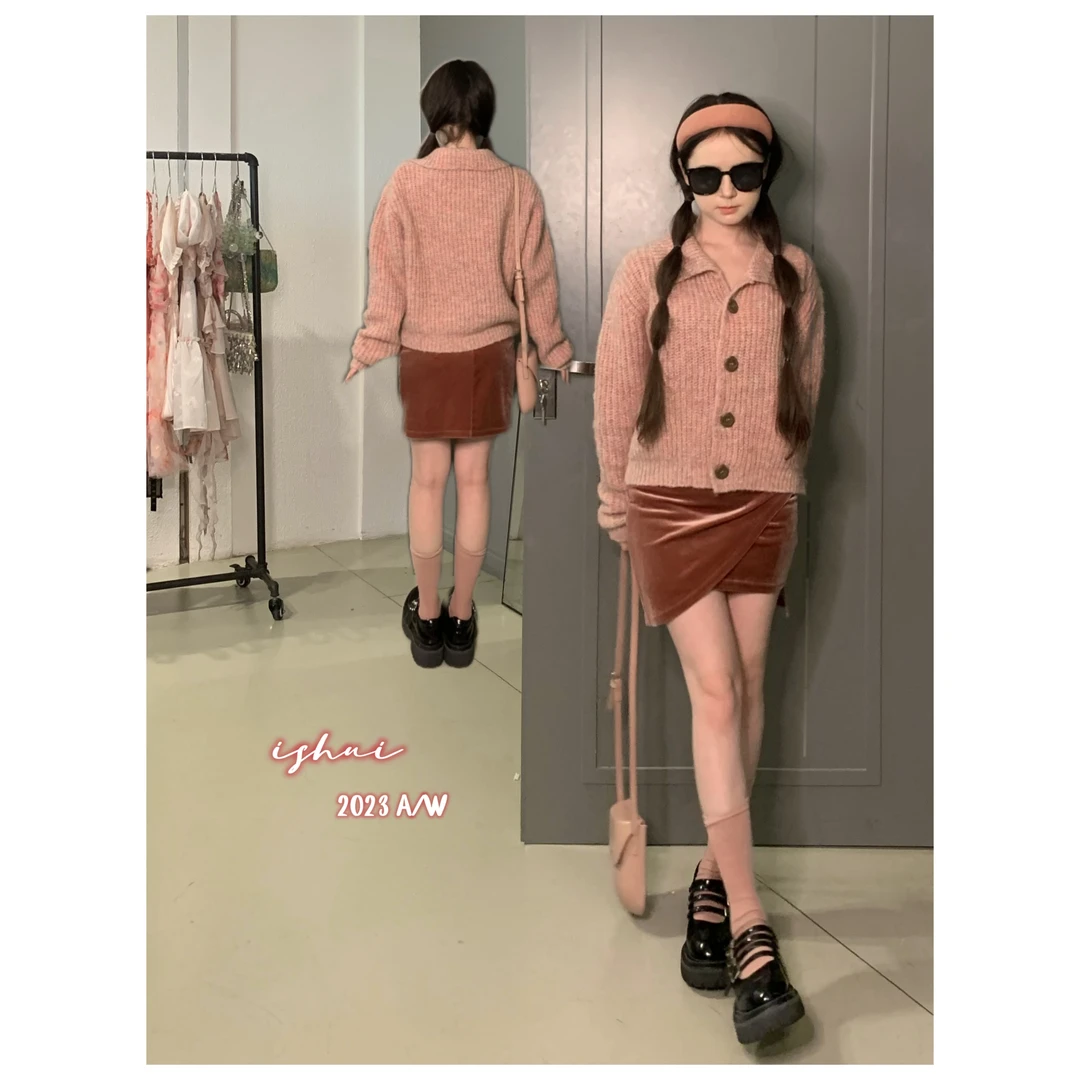 ishui-一颗水蜜桃-小香风粉色翻领复古设计感开衫时尚针织毛衣