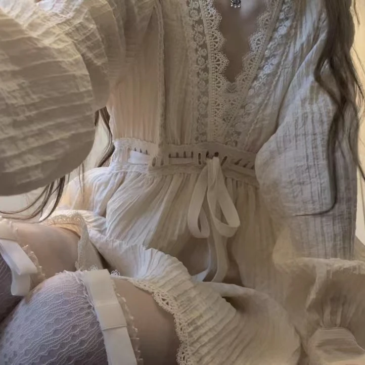 ishui-茶歇蕾丝-米色夏季蕾丝镂空腰显瘦宫廷风连衣裙