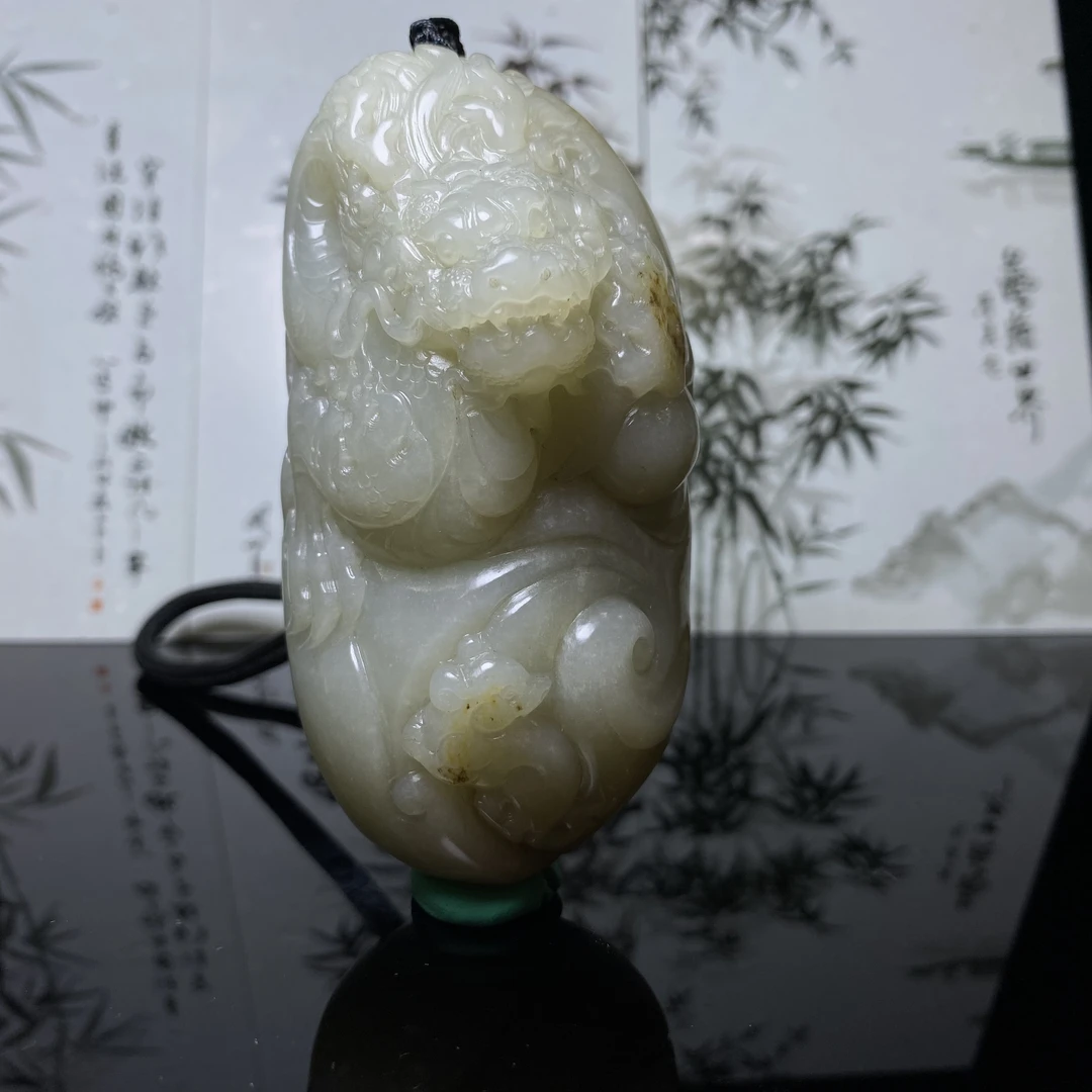 纯天然新疆和田玉望子成龙手把件