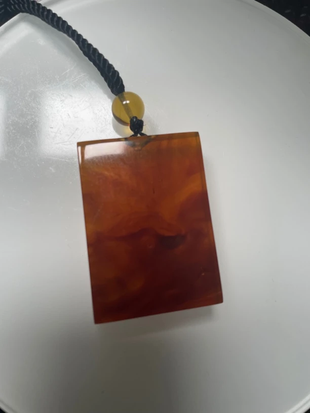 天然琥珀无事牌吊坠