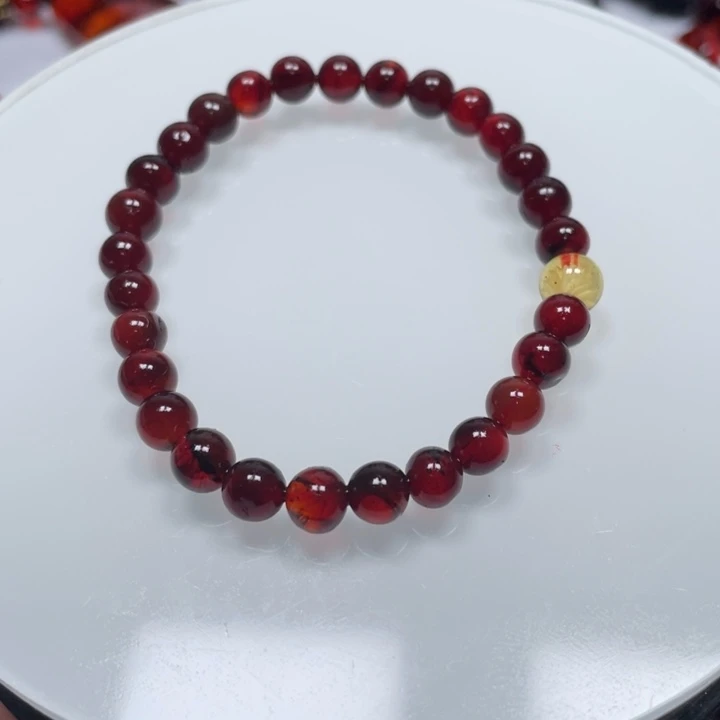 血珀手链未镶嵌郭***玩有瑕疵