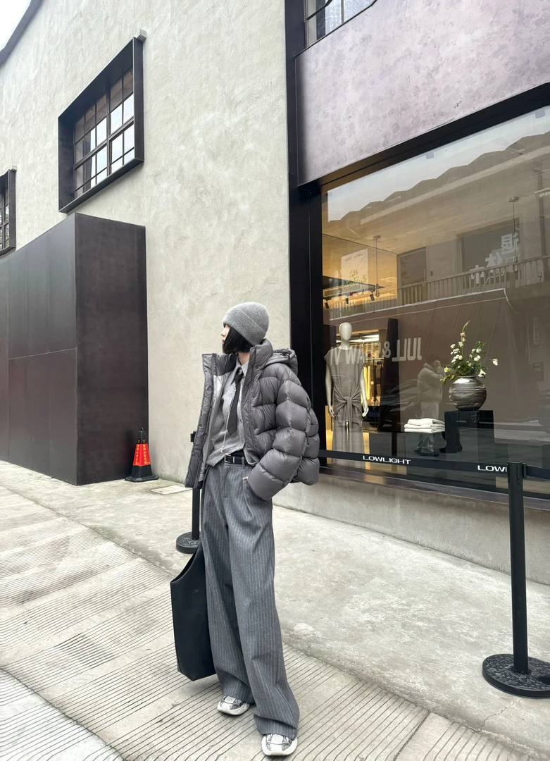 邓蕾婷【冬日特调】冬季新款连帽保暖休闲宽松设计感90白鸭绒羽绒服