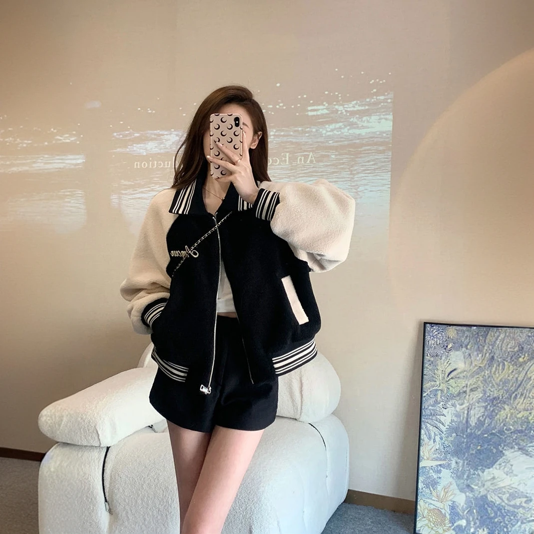 秋冬学院风黑拼白翻领棒球服女ins甜美可爱宽松显瘦拉链百搭外套