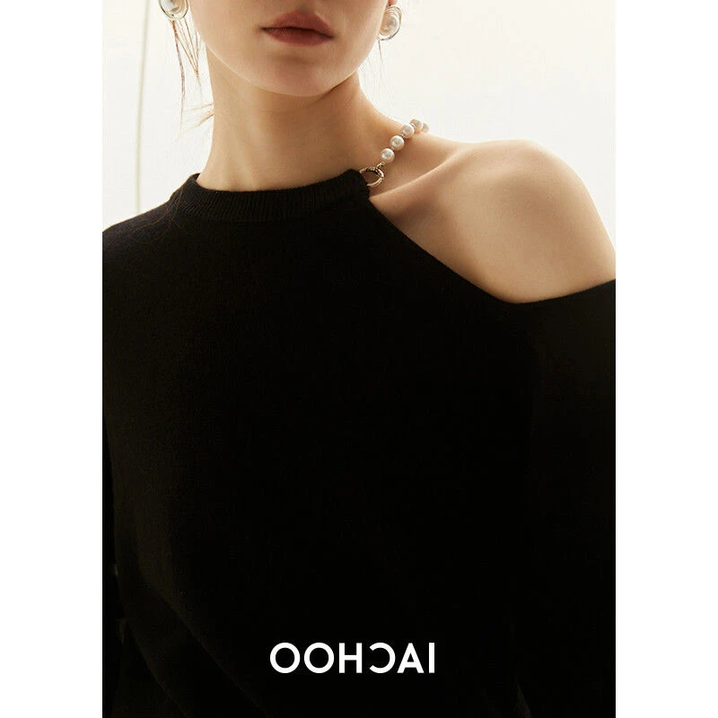 法式气质感镂空露肩针织衫女秋冬设计感小众珍珠链条黑色上衣