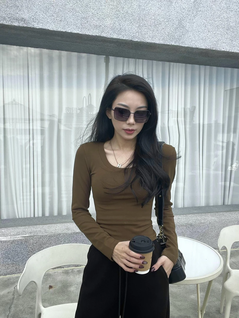 新款设计感时尚显瘦修身圆领纯色长袖百搭内搭T恤打底衫韩版