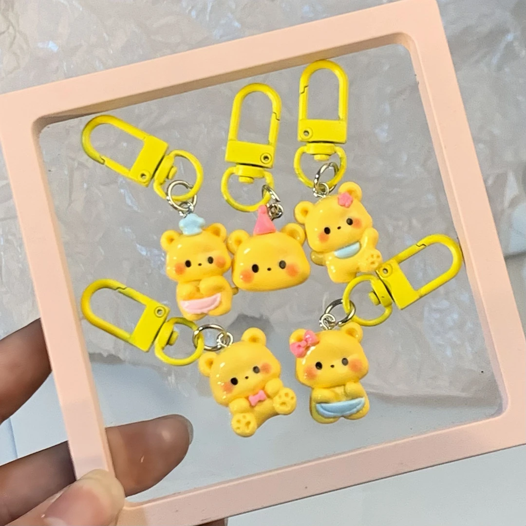 卡通黄色小熊钥匙扣少女可爱包包挂件树脂小挂饰闺蜜情侣装饰礼物