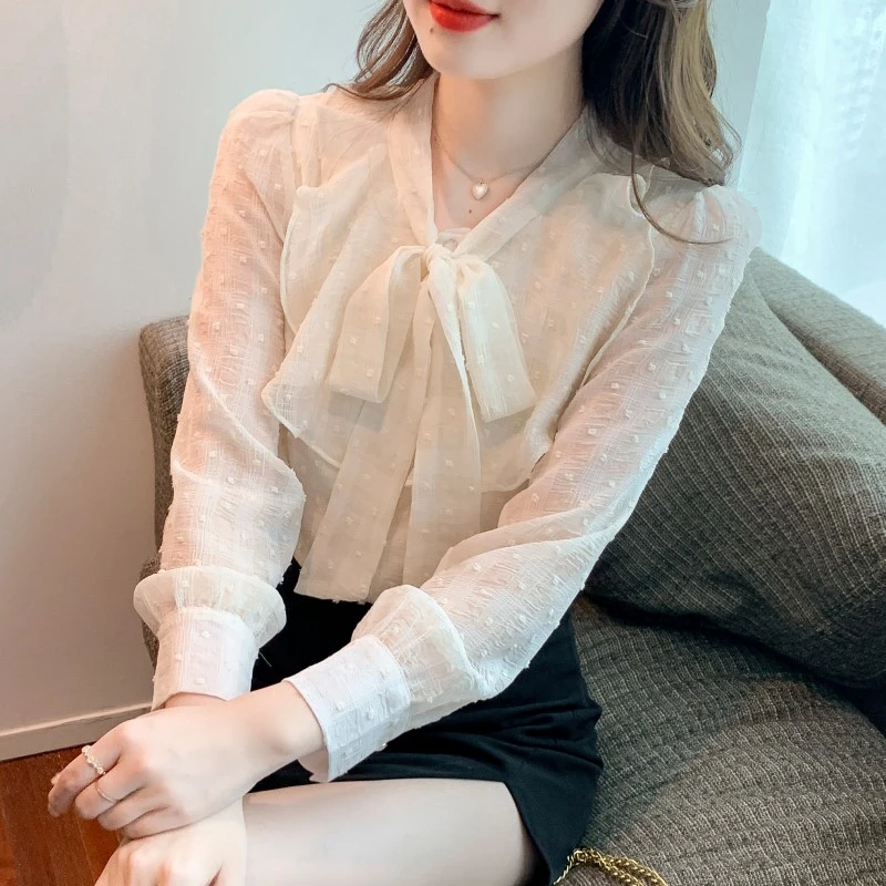 2025年秋季新款泡泡袖蝴蝶结杏色雪纺衬衫女立领时尚上衣洋气气质