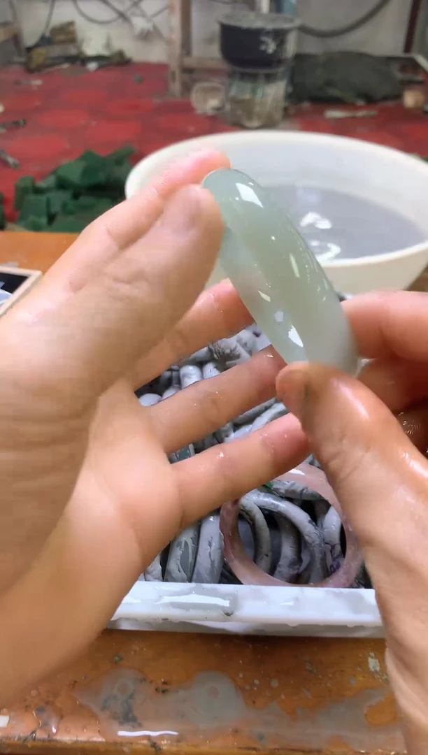 【闪购商品】石英质玉手镯未镶嵌26
