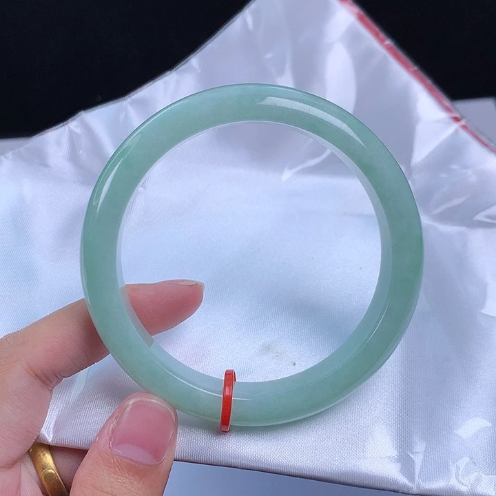 【闪购商品】翡翠手镯未镶嵌圈口56