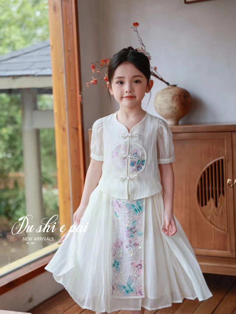 62126-刺绣国风汉服套装