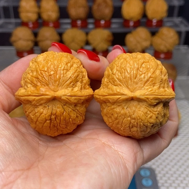 文玩核桃把件挖****拒金丝绣球云南野生56