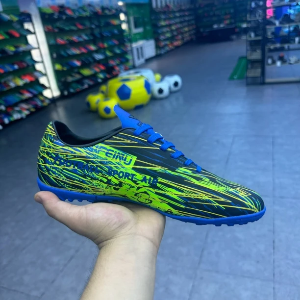 24款.专业耐磨防滑高性能足球鞋