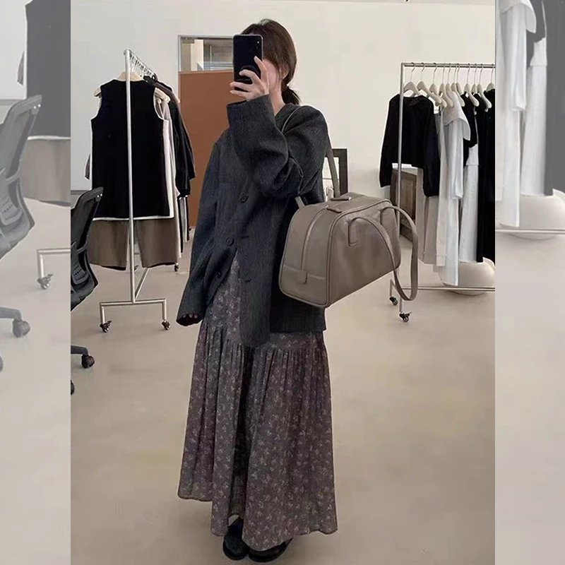 复古文艺小碎花长款宽松显瘦气质百搭半身裙2024年秋季新款长裙女