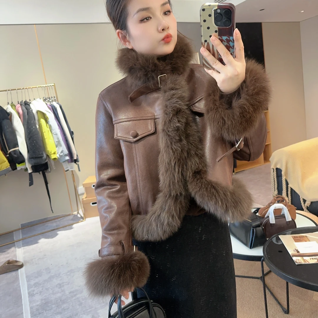 【冬日】狐狸毛羽绒外套冬季新高级感显瘦短款拼接外套 D24112706