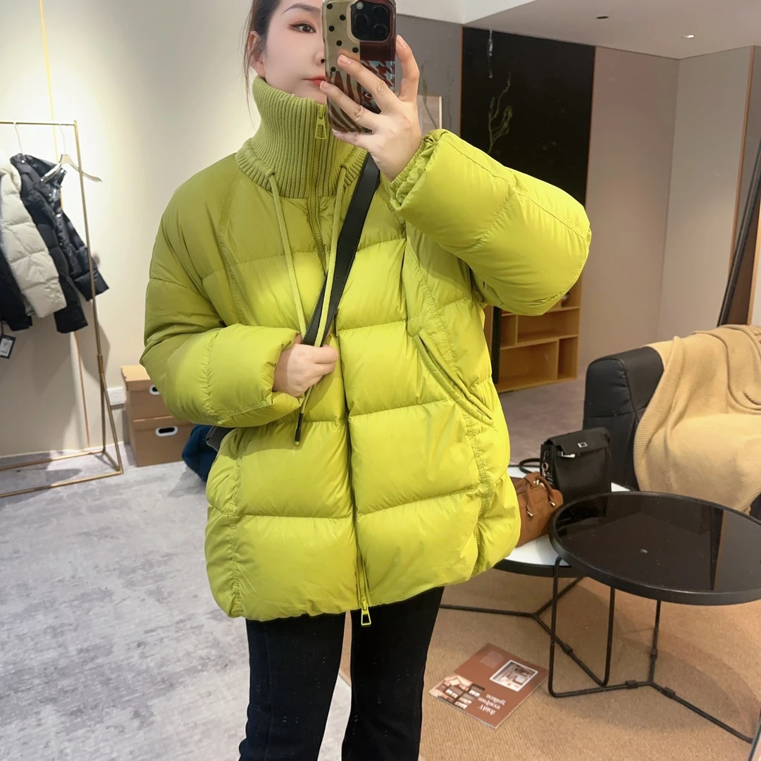 【欧加恋恋】2024冬高级感立领针织抽绳中长款羽绒服 D24111907
