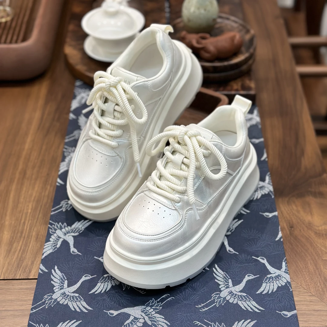 2025春新款高品质广州鞋，加厚底小白鞋巨巨舒服超百搭显脚小。