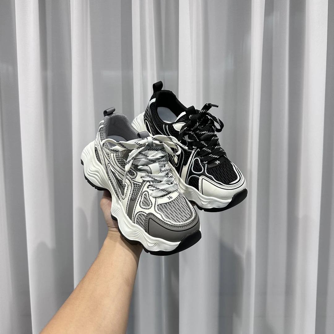 高品质广州鞋厚底运动鞋秋冬新款，显脚小厚度老爹鞋——582303-72