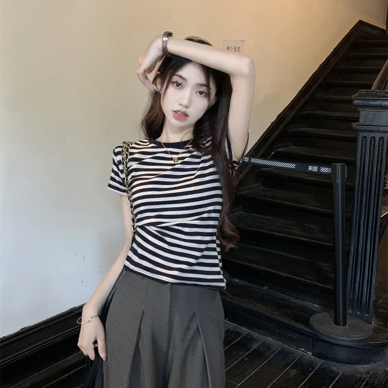 简约撞色条纹休闲短袖T恤女春季2025新款正肩短款修身圆领上衣潮
