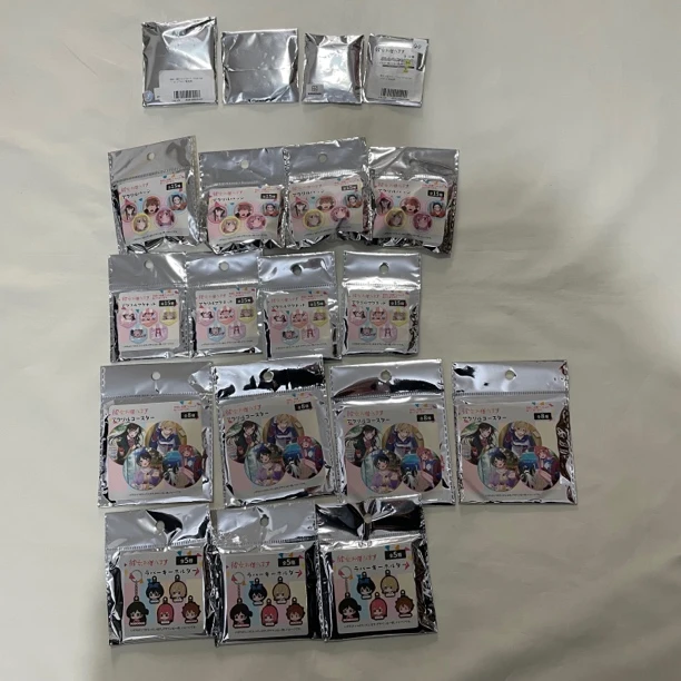 【租借女友百元店混池】内含40米吧唧挂件盲袋 下单默认代拆