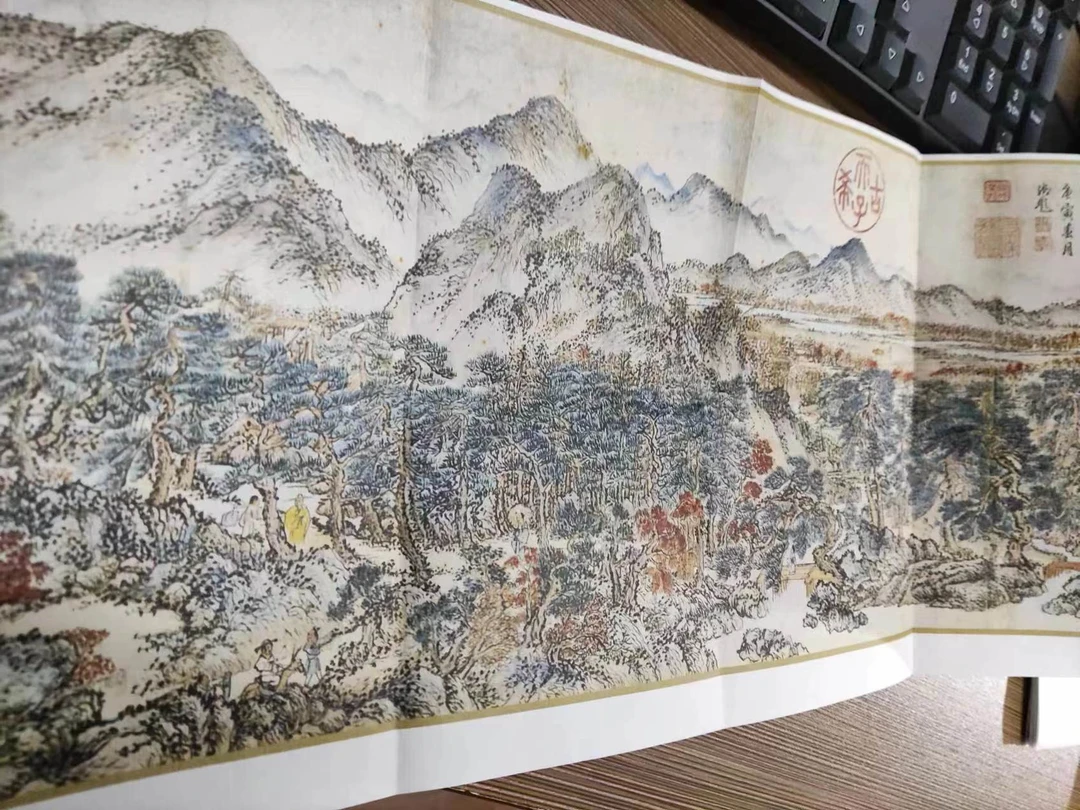 。注意折叠发货，有折痕，203号画，尺寸长约90宽约20厘米