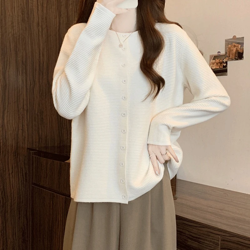 大码女装2024年秋冬洋气小众正肩开衫长袖女新款显瘦百搭减龄毛衣