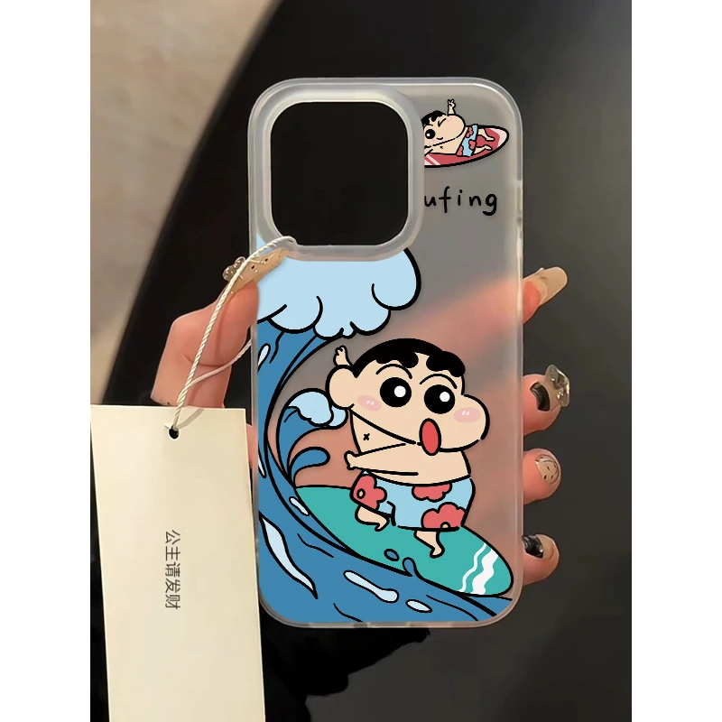 JIANGZI春日冲浪蜡笔小新iPhone15/14promax手机壳11苹果13/12套
