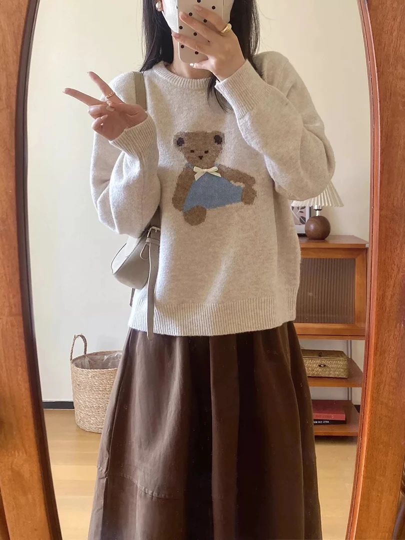 小熊韩系灰色圆领新款针织衫女冬慵懒风冬季打底上衣宽松软糯毛衣