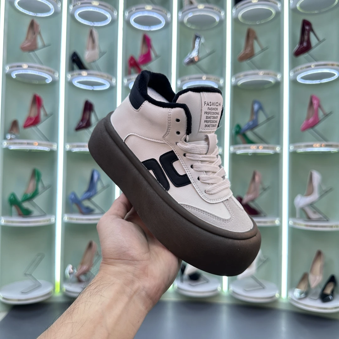 810-1平地软底软面休闲靴时尚厚底百搭秋冬中帮加绒潮流白鞋经典