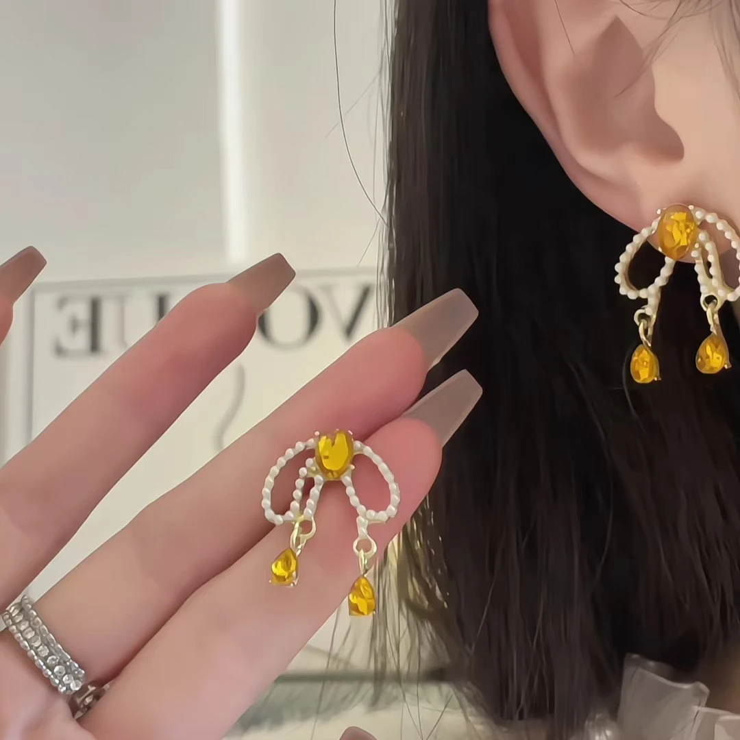 合金耳饰 柠檬糖～小珠珠蝴蝶结黄钻吊坠式耳钉复古宫廷甜美耳饰