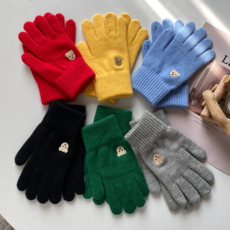 韩国新款秋冬季可爱小熊刺绣毛线针织分指五指手套触屏露指女纯色