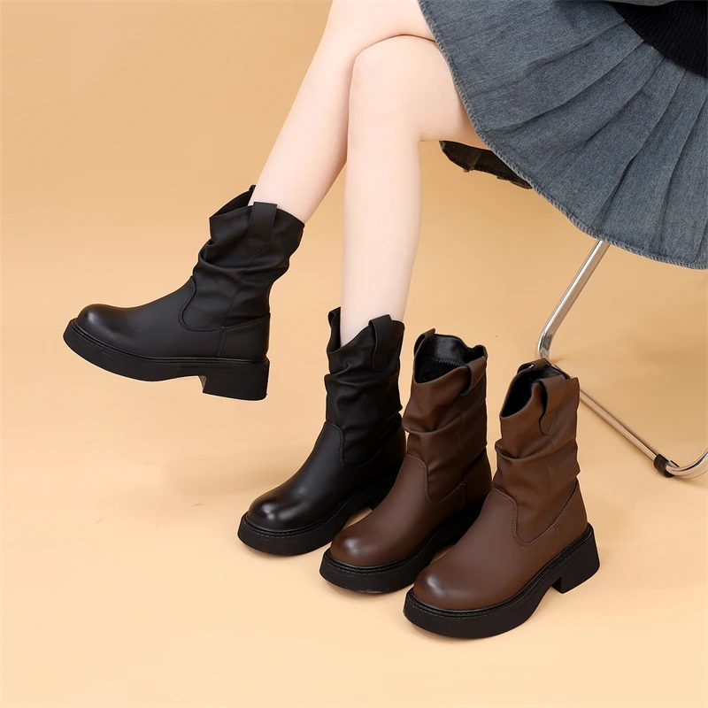 韩系超火套筒堆堆短靴女2025秋季新款真皮简约配裙圆头褶皱烟筒靴