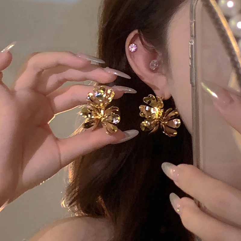 新款金属花朵几何耳环复古轻奢气质个性设计感耳钉时尚高级感耳饰