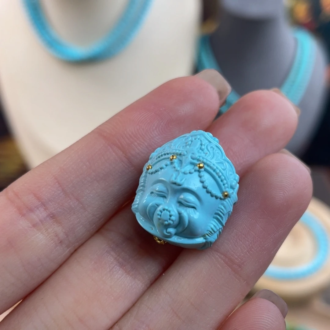 绿松石颈饰未镶嵌