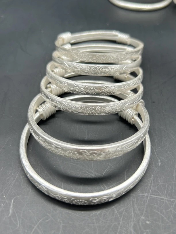 足银手镯 纯银手镯 纯手工打造 妈妈银手镯 女士银手镯 经典