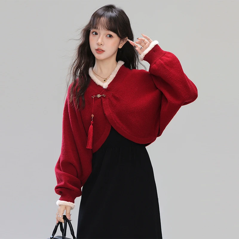 帛卡琪2025秋冬新中式V领短款针织衫外套女红色毛衣罩衫宽松上衣