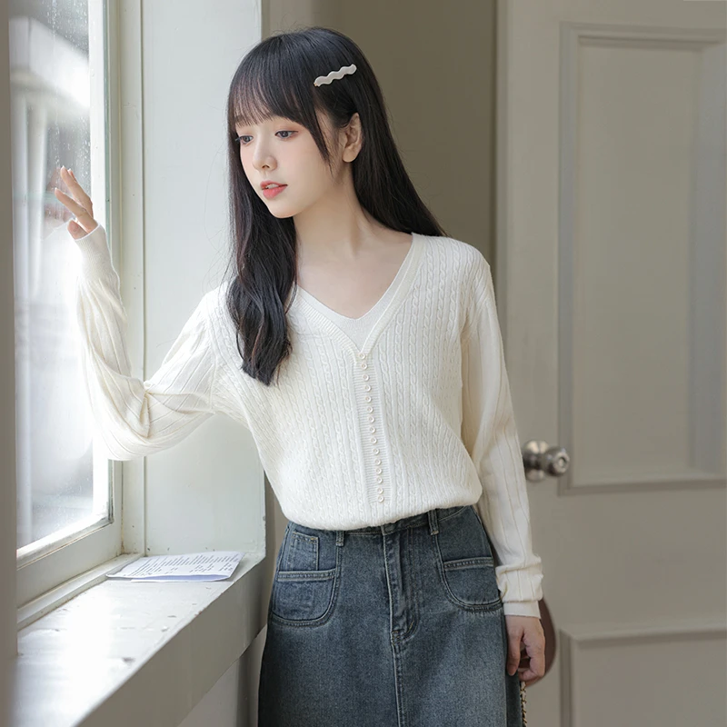 帛卡琪2024春秋款气质V领套头长袖针织衫女宽松纯色打底毛衣潮