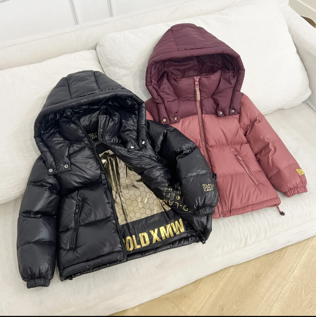 2024新款黑金儿童亲子羽绒服男女童连帽立领蓄热百搭中大童潮外套