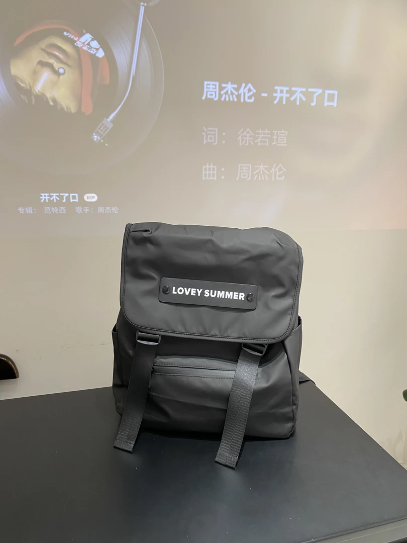 韩版休闲大容量双肩背包男女通用