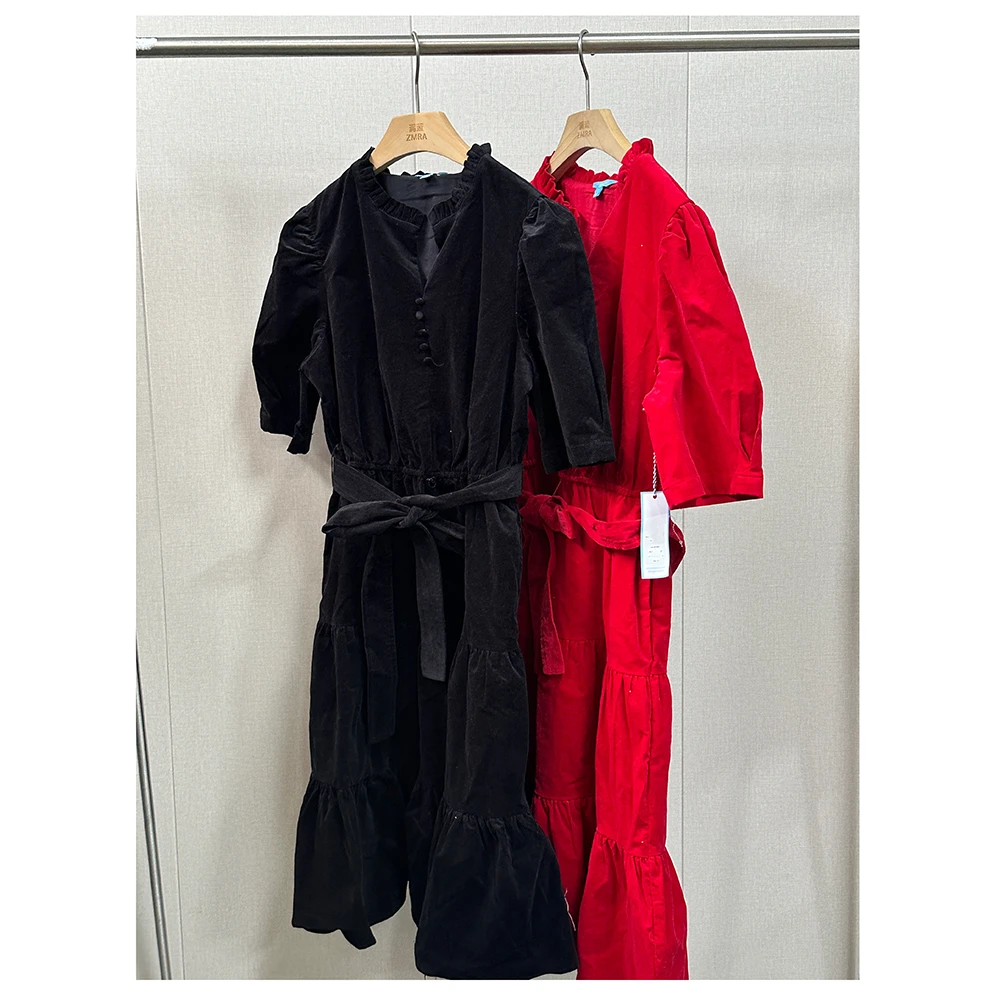 ZM608    春夏新款女士花边V领短袖时尚连衣裙女