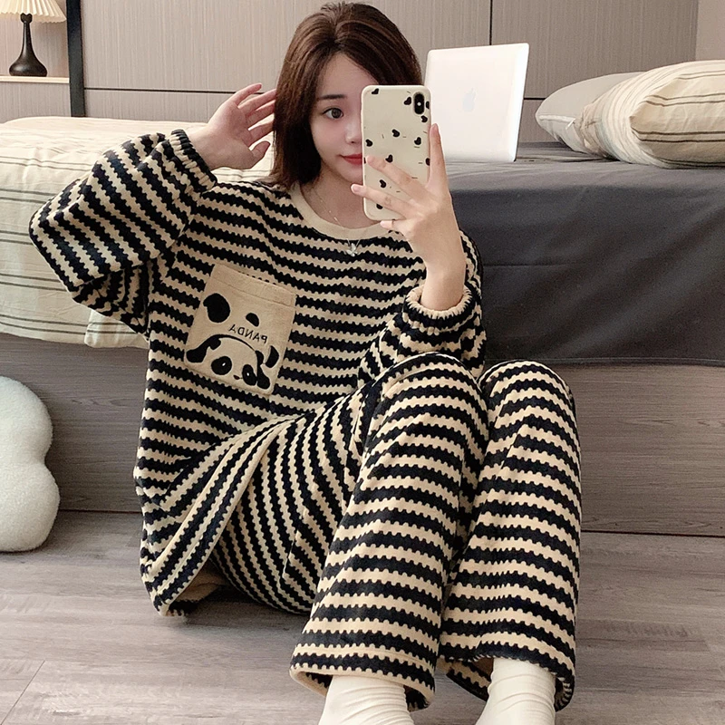 2024年新款睡衣女秋冬季条纹卡通保暖加厚法兰绒冬天家居服套装