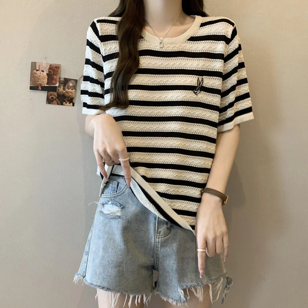条纹圆领刺绣冰丝T恤女2024新款宽松大码镂空短袖撞色夏季上衣潮