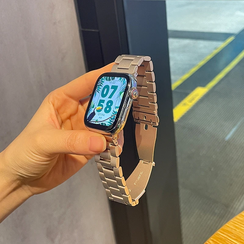适用appleiwatchS9苹果S8S7se实心三株蝴蝶扣表带ins星光金属钢带